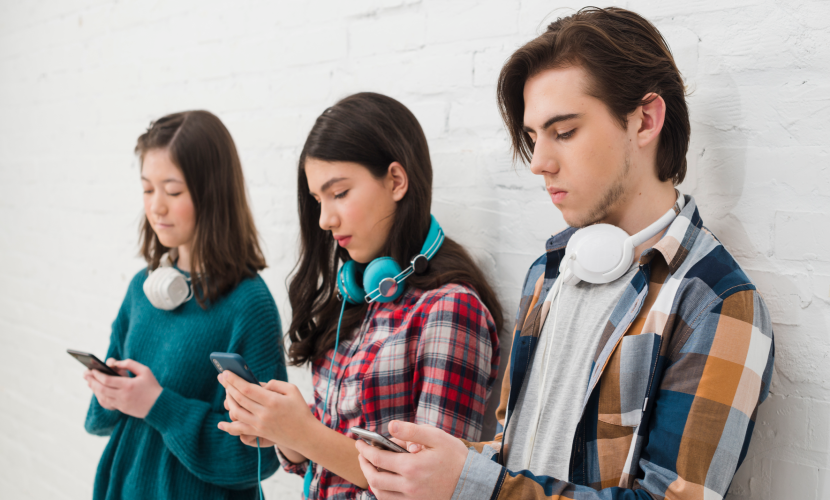 Top Benefits of Using eSIM for Travelers